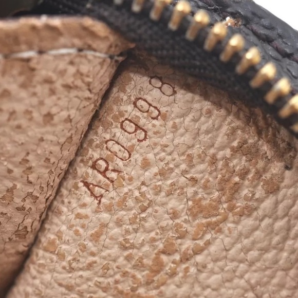 Louis Vuitton monogram mini pouch🌙 - Picture 10 of 11